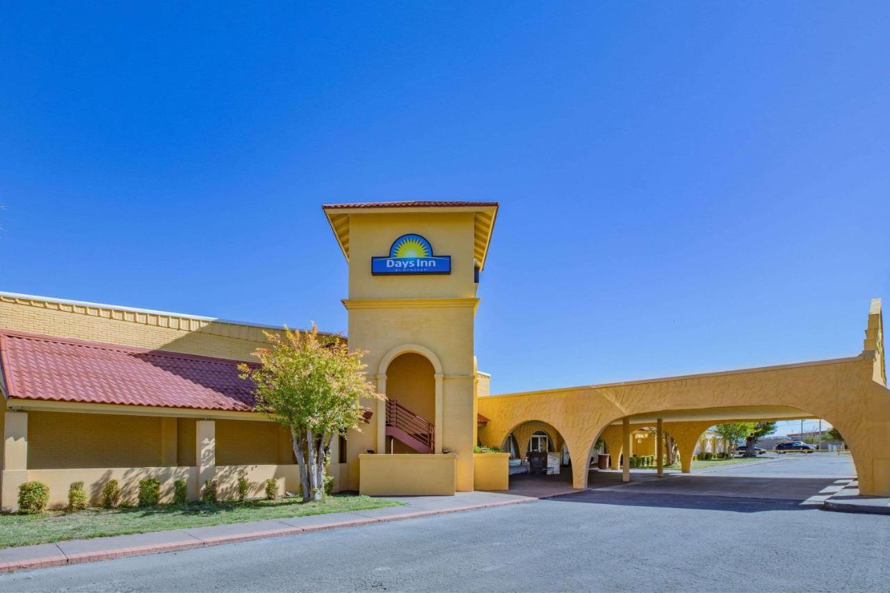 Days Inn By Wyndham Del Río Exterior foto